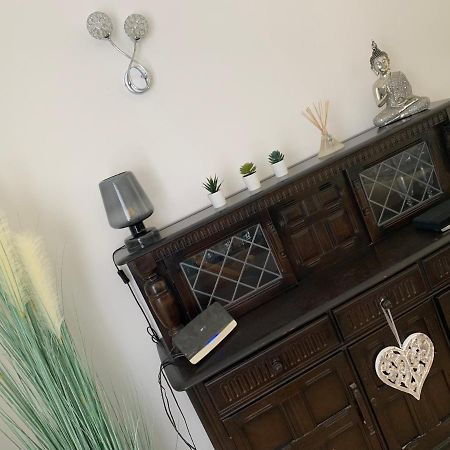 Shore Lodge. 4 Bed Bungalow Only Mtrs From The Beach. Sleeps 8 Sutton-on-Sea Екстериор снимка
