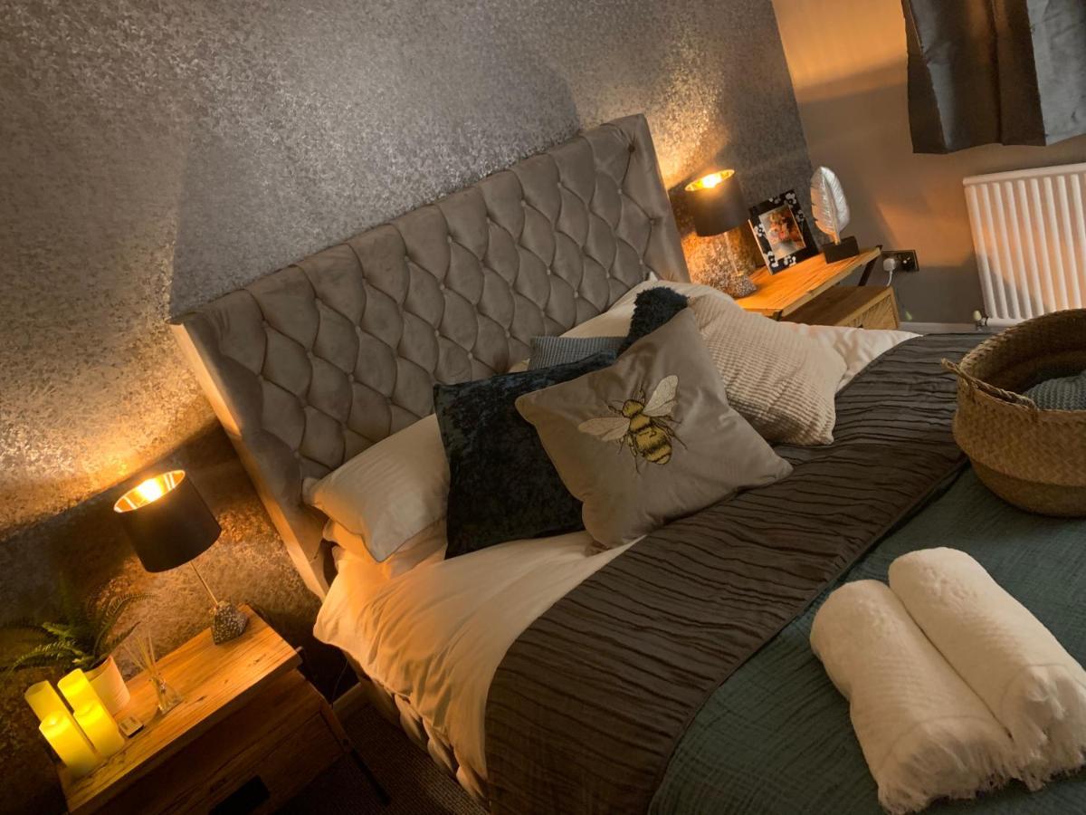 Shore Lodge. 4 Bed Bungalow Only Mtrs From The Beach. Sleeps 8 Sutton-on-Sea Екстериор снимка